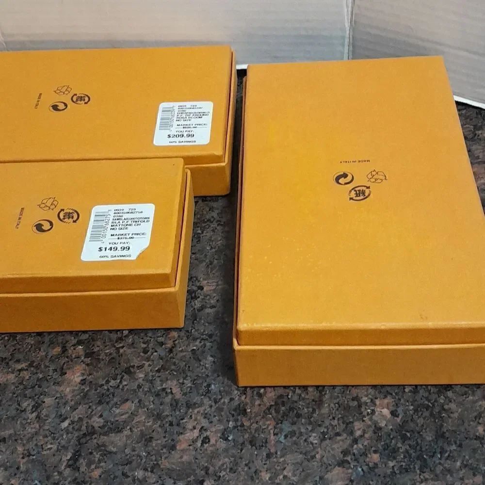 5 Tod's Boxes... 1 is "as is" - Picture 6 of 8